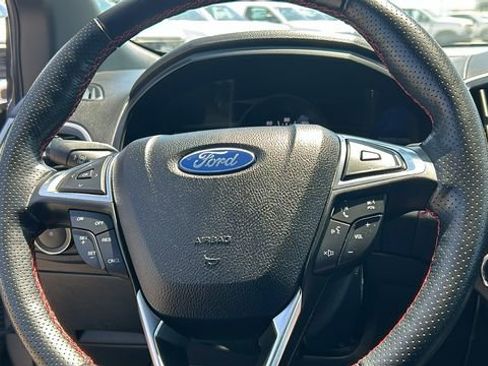 Used 2022 Ford Edge ST-Line image 19