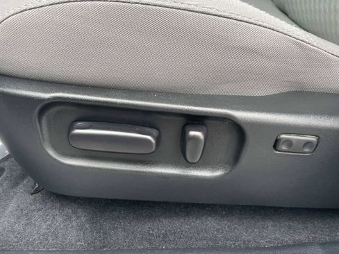 Used 2022 Toyota Tacoma SR5 w/ Technology Package RWD image 19
