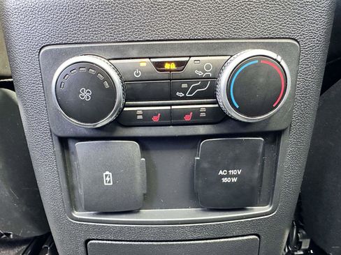 Used 2023 Ford Explorer Platinum w/ Technology Package image 17