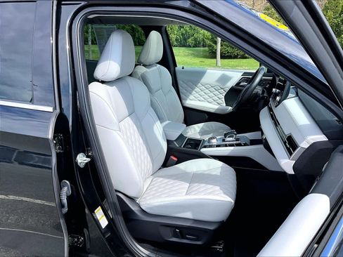 Used 2023 Mitsubishi Outlander SEL image 11