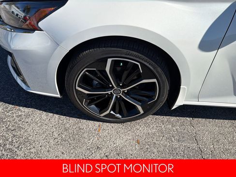 Certified 2025 Nissan Altima 2.5 SR image 9