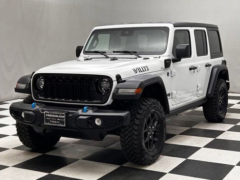 Used 2024 Jeep Wrangler Unlimited AWD/4WD image 4