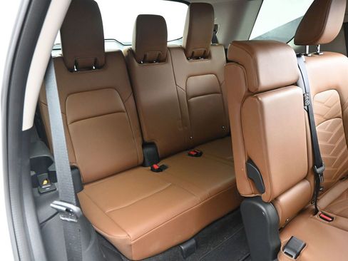 Used 2024 Nissan Pathfinder Platinum w/ Cargo Package AWD/4WD image 14