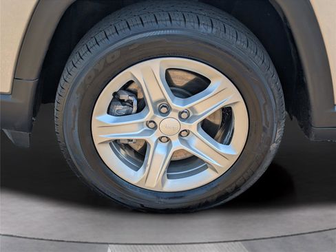 Used 2023 Jeep Compass Sport AWD/4WD image 9