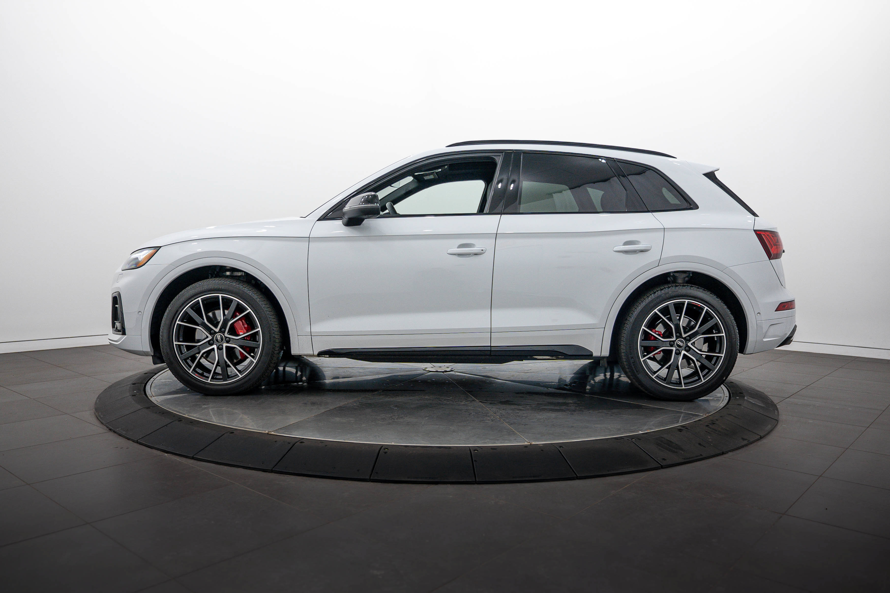 Certified 2023 Audi SQ5 Prestige AWD/4WD image 6