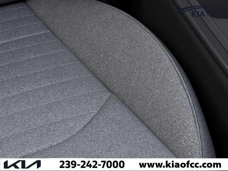 New 2025 Kia K4 EX FWD image 24