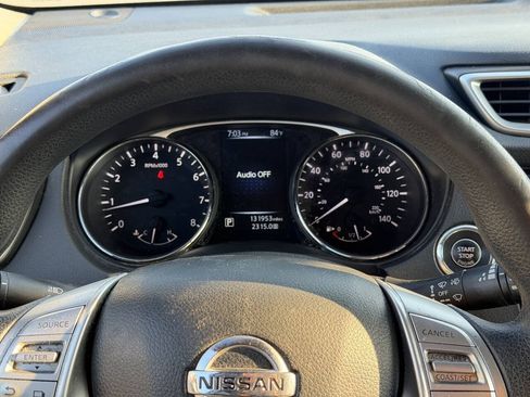 Used 2015 Nissan Rogue SV AWD/4WD image 10