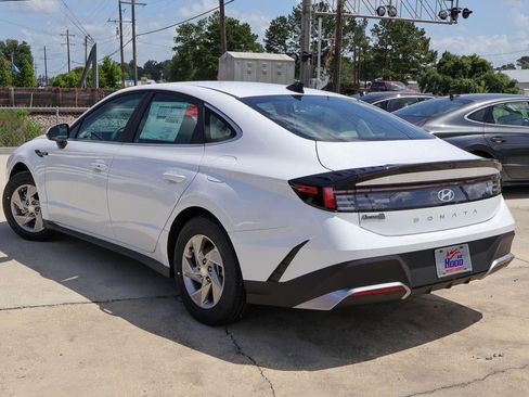 New 2026 Hyundai Sonata SE FWD image 2