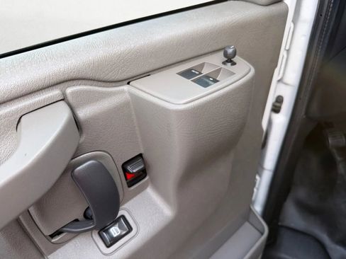 Used 2020 Chevrolet Express 2500 w/ Driver Convenience Package image 15