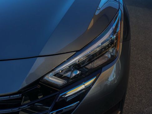 New 2025 Nissan Versa SV image 10