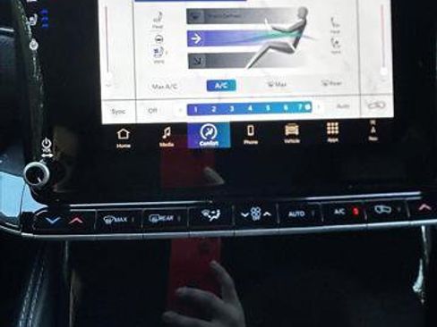 New 2024 Jeep Wagoneer 4WD w/ HD Trailer Tow Package image 27