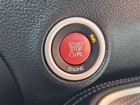 Used 2015 Dodge Challenger SRT Hellcat image 22