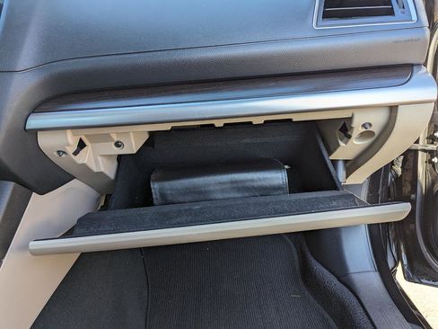 Used 2017 Subaru Legacy 2.5i Limited image 33