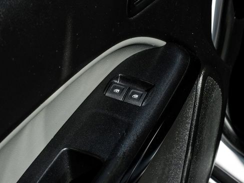 Used 2019 Chevrolet Colorado W/T RWD image 36