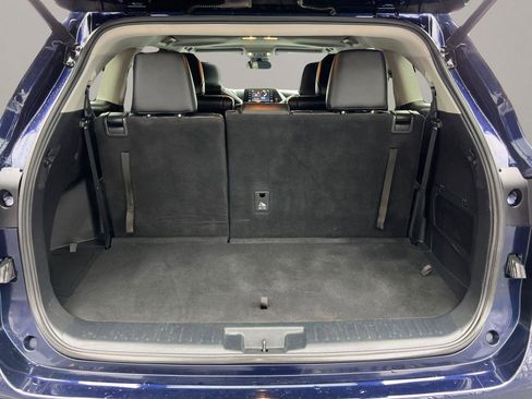 Used 2022 Toyota Highlander XLE image 19