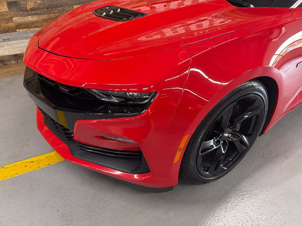Used 2019 Chevrolet Camaro SS RWD image 3