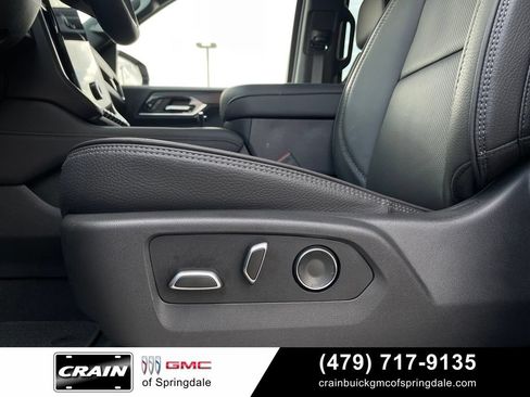 Used 2026 GMC Yukon Denali w/ Advanced Technology Package AWD/4WD image 11