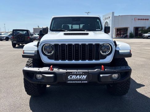Used 2025 Jeep Gladiator Mojave AWD/4WD image 2
