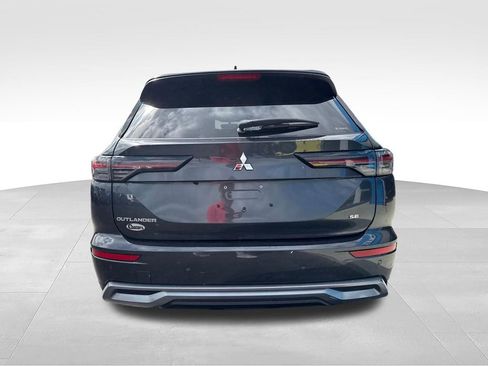 Used 2025 Mitsubishi Outlander SE AWD/4WD image 4