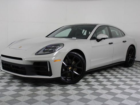 New 2026 Porsche Panamera image 1