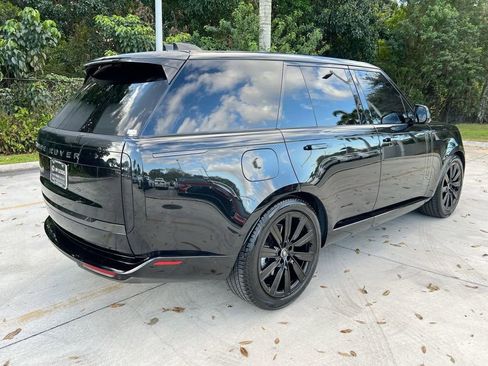 Used 2023 Land Rover Range Rover SE image 7