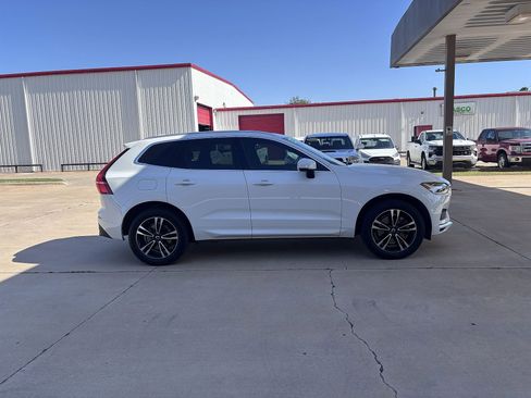 Used 2020 Volvo XC60 T6 Momentum AWD/4WD image 4