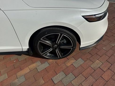 Used 2024 Honda Accord Sport image 17