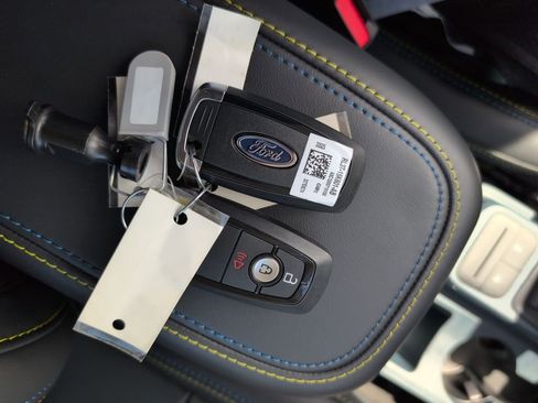 New 2026 Ford Maverick Lobo AWD/4WD image 32