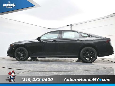 New 2025 Honda Accord SE image 19