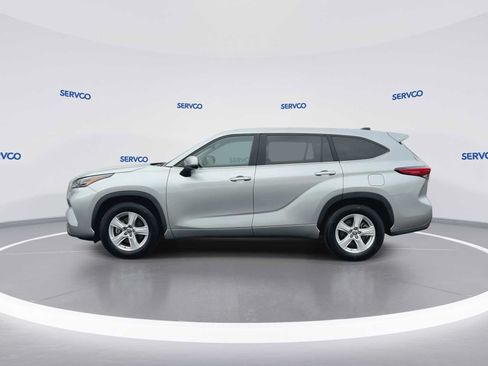 Used 2023 Toyota Highlander L FWD image 5