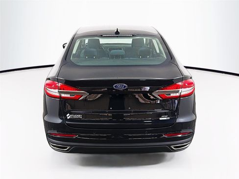 Used 2020 Ford Fusion SE image 6