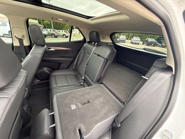 Certified 2022 Buick Envision Avenir w/ Technology Package II FWD image 32