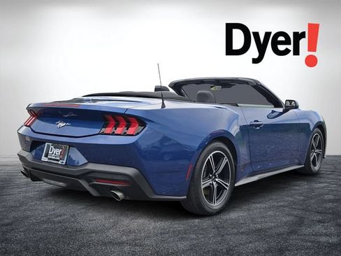 Used 2024 Ford Mustang Convertible RWD image 3