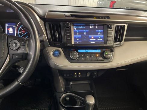 Certified 2018 Toyota RAV4 Limited image 17
