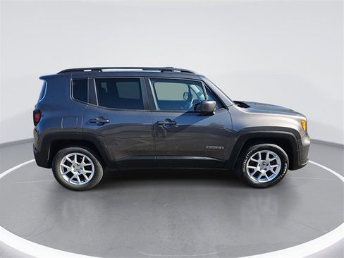 Used 2019 Jeep Renegade Latitude image 2