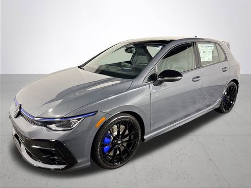 New 2026 Volkswagen Golf image 2