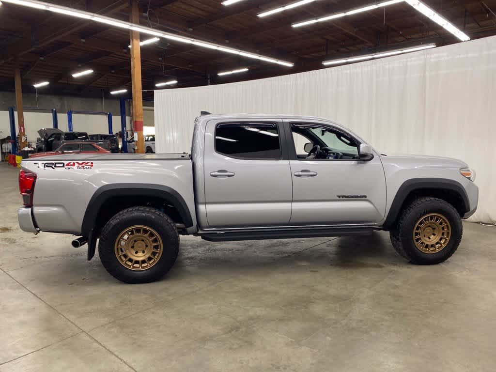 Used 2018 Toyota Tacoma TRD Off-Road AWD/4WD image 7