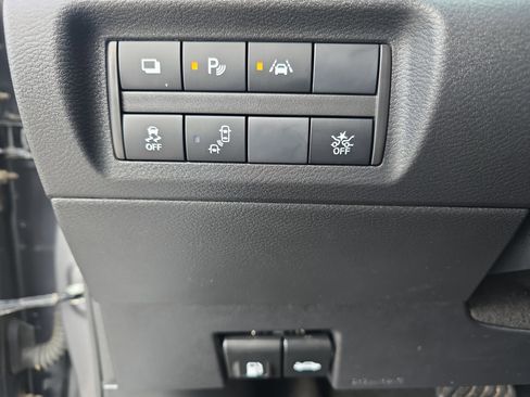 Used 2024 Nissan Kicks S image 25