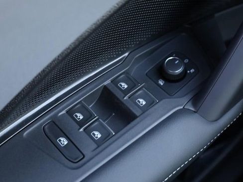 New 2026 Volkswagen Tiguan SE R-Line image 19