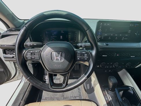 Used 2023 Honda Accord EX-L image 10