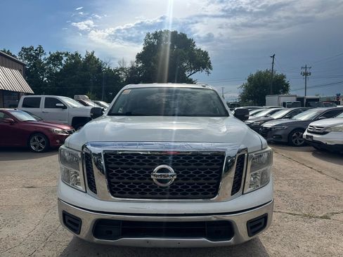 Used 2017 Nissan Titan SV RWD image 3