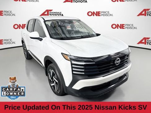 Used 2025 Nissan Kicks SV FWD image 1