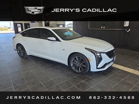 Used 2025 Cadillac CT5 Sport RWD image 2