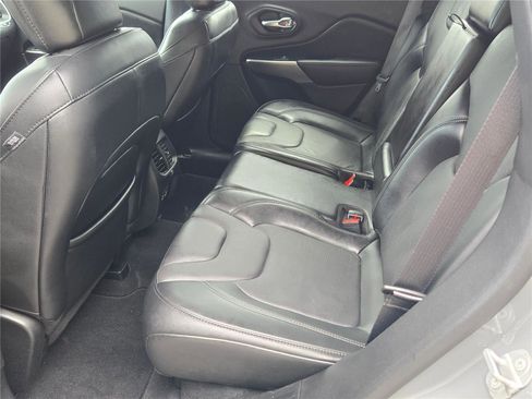 Used 2021 Jeep Cherokee Latitude Lux AWD/4WD image 15