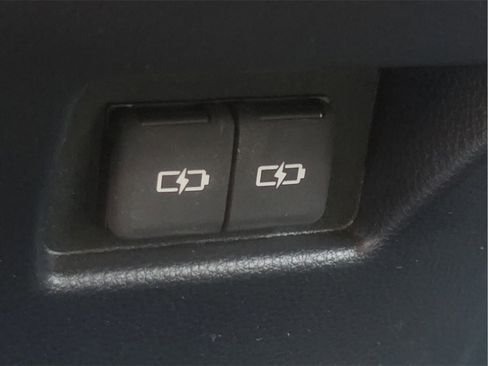 Used 2024 Toyota Venza Limited image 15