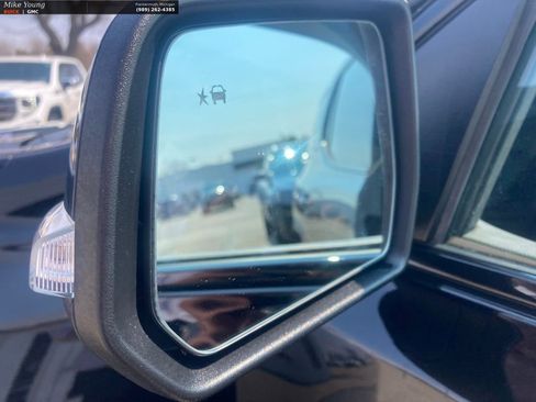 Used 2021 GMC Acadia SLE w/ Elevation Edition image 15