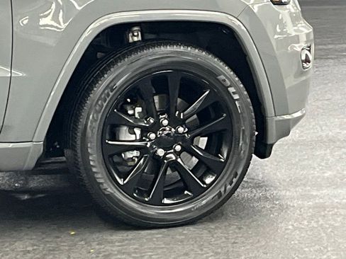 Used 2020 Jeep Grand Cherokee Altitude image 37