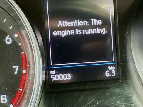 Used 2021 Volkswagen Tiguan SE w/ Panoramic Sunroof Package image 13