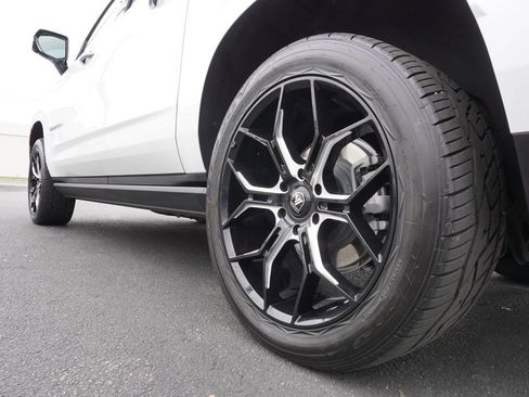 Certified 2024 Chevrolet Suburban High Country image 6