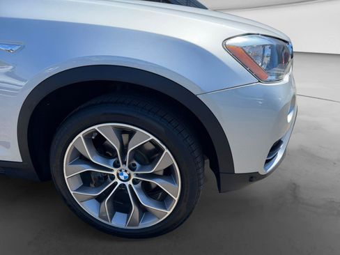 Used 2017 BMW X3 sDrive28i RWD image 2